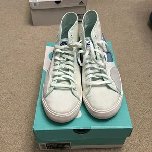 Nike SB BLZR COURT MID PRM